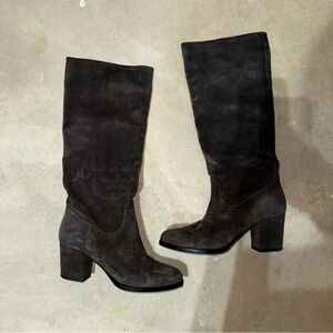 Elegant grey Suede Knee-High Boots